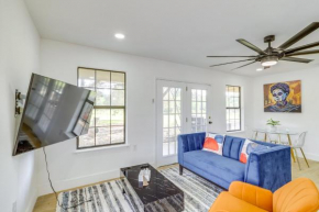 11 Mi to Golf Home with Fishing Pond in Hempstead